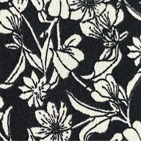 Madison Gray Women’s top size large black and white - Picture 2 of 7